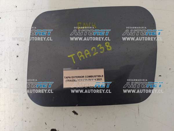 Tapa Exterior Combustible (TRA238) Toyota Rav 4 2021 $30.000 + IVA